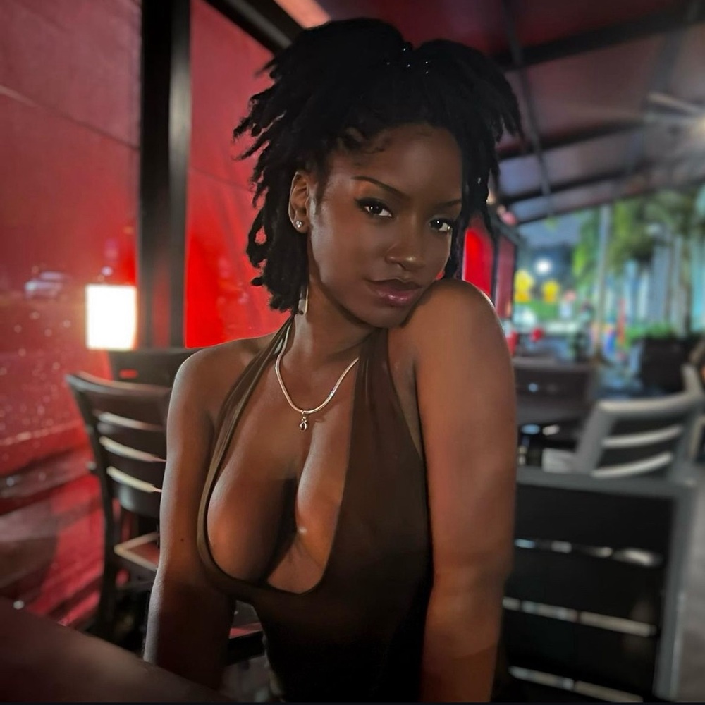 Meet your Posher, Adedamola